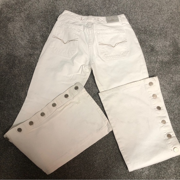 Guess White Flare Jean - Picture 1 of 10